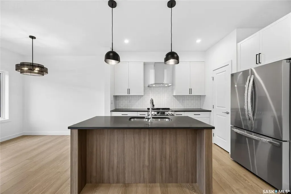 830 Brighton Boulevard Saskatoon SK S7V 2A8
