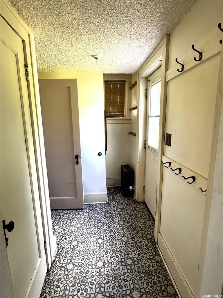 215 7th Avenue E Shaunavon SK S0N 2M0