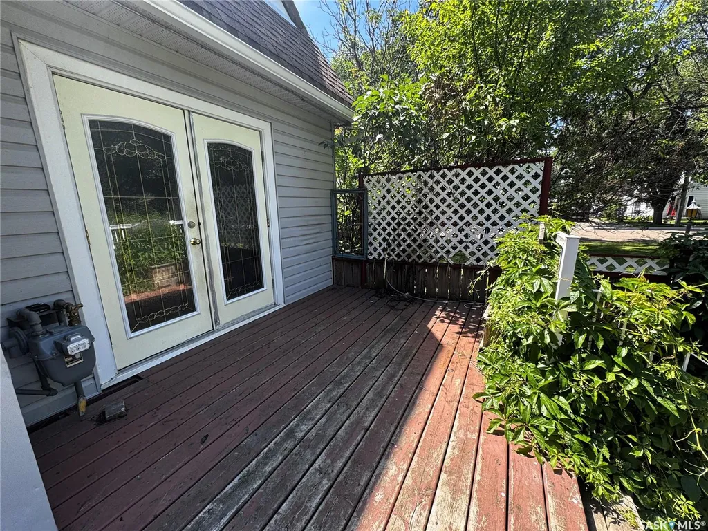 215 7th Avenue E Shaunavon SK S0N 2M0