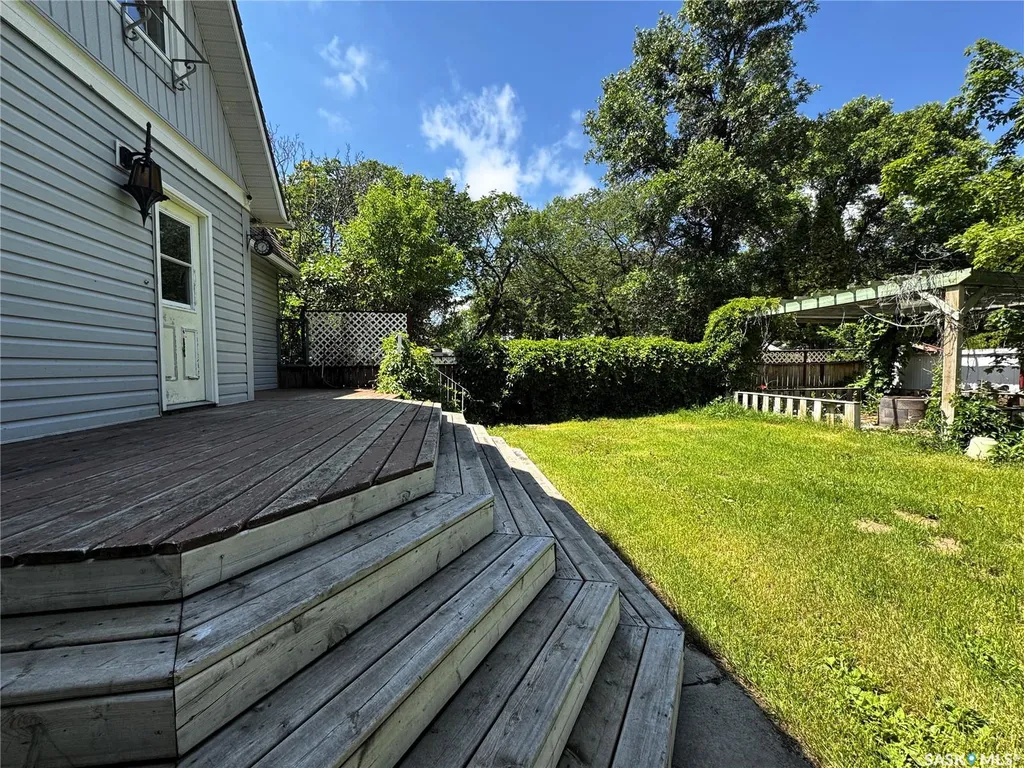215 7th Avenue E Shaunavon SK S0N 2M0