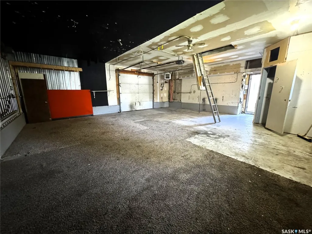 215 7th Avenue E Shaunavon SK S0N 2M0