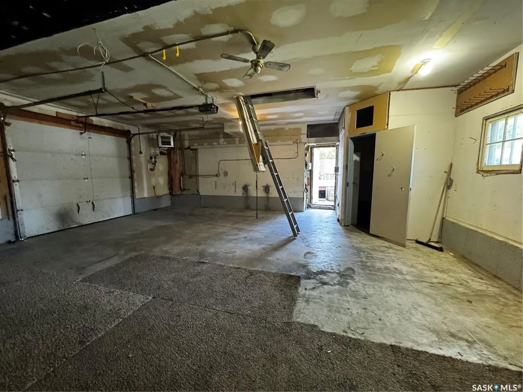 215 7th Avenue E Shaunavon SK S0N 2M0