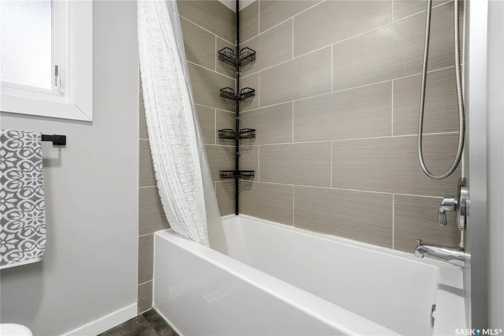 2775 Rothwell Street Regina SK S4N 2E3