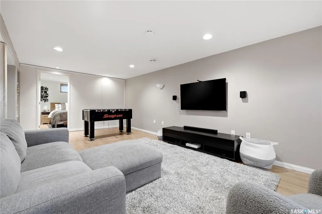 2775 Rothwell Street Regina SK S4N 2E3