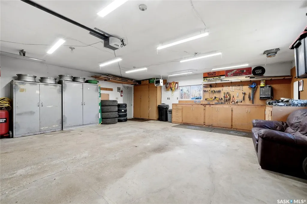2775 Rothwell Street Regina SK S4N 2E3
