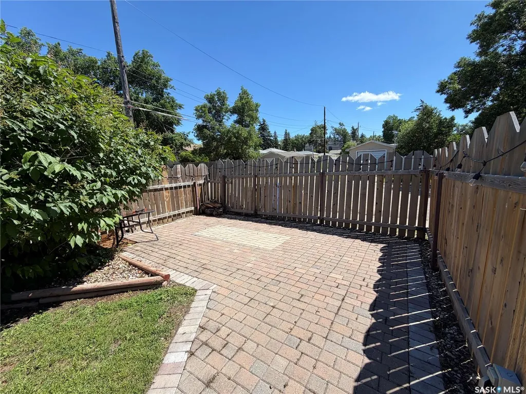 2775 Rothwell Street Regina SK S4N 2E3