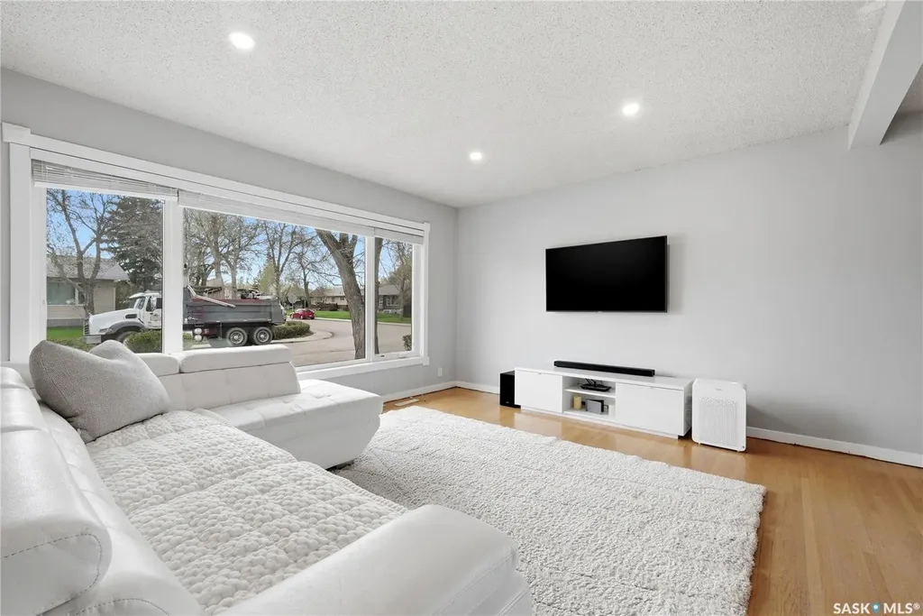2775 Rothwell Street Regina SK S4N 2E3