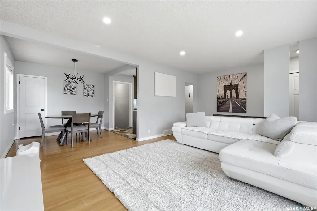 2775 Rothwell Street Regina SK S4N 2E3