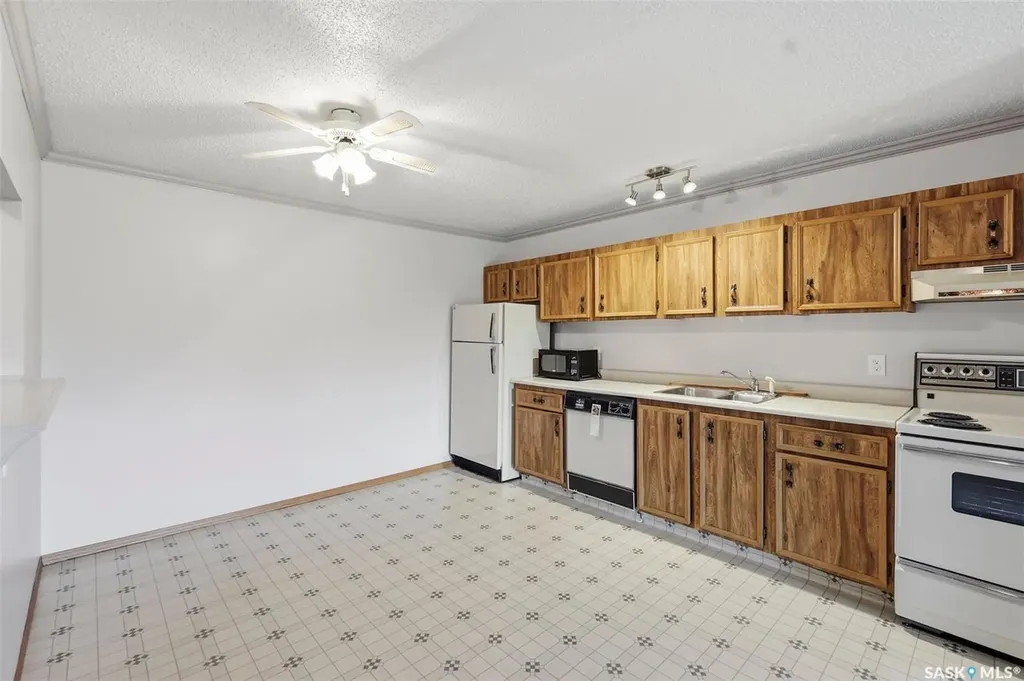 610 Hilliard Street W Saskatoon SK S7M 5L5