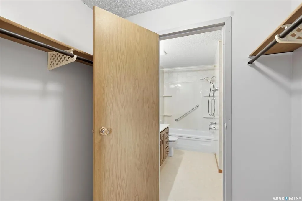 610 Hilliard Street W Saskatoon SK S7M 5L5