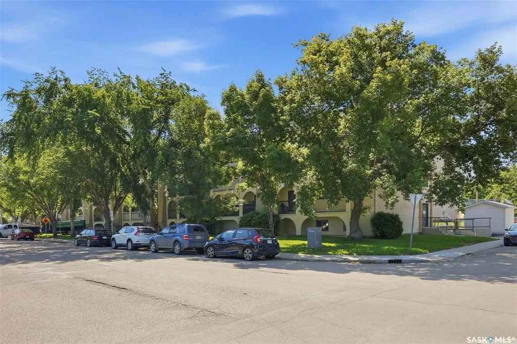 610 Hilliard Street W Saskatoon SK S7M 5L5
