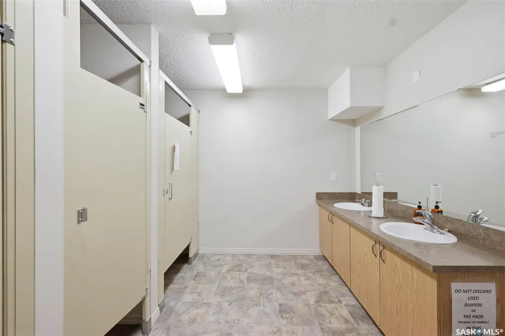 610 Hilliard Street W Saskatoon SK S7M 5L5