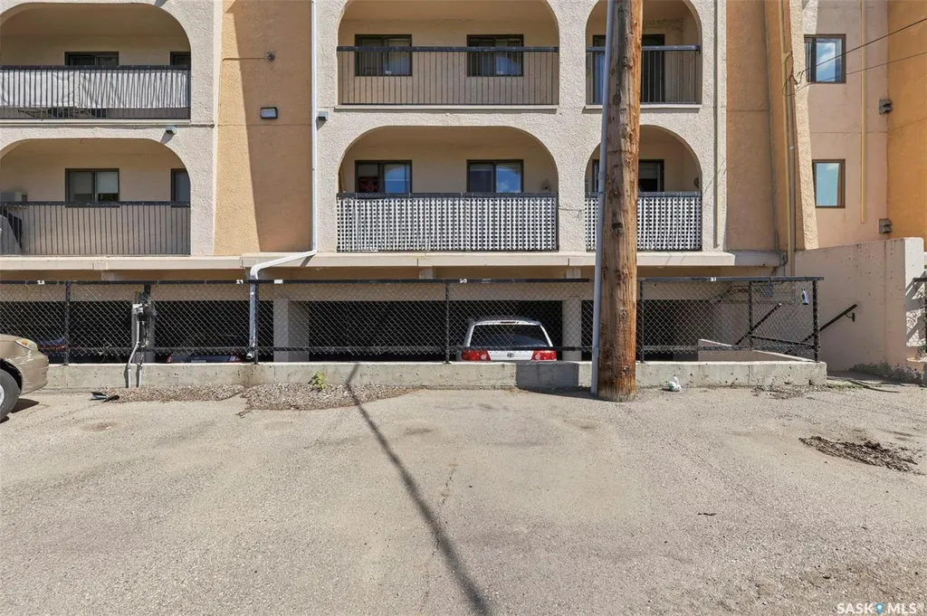 610 Hilliard Street W Saskatoon SK S7M 5L5