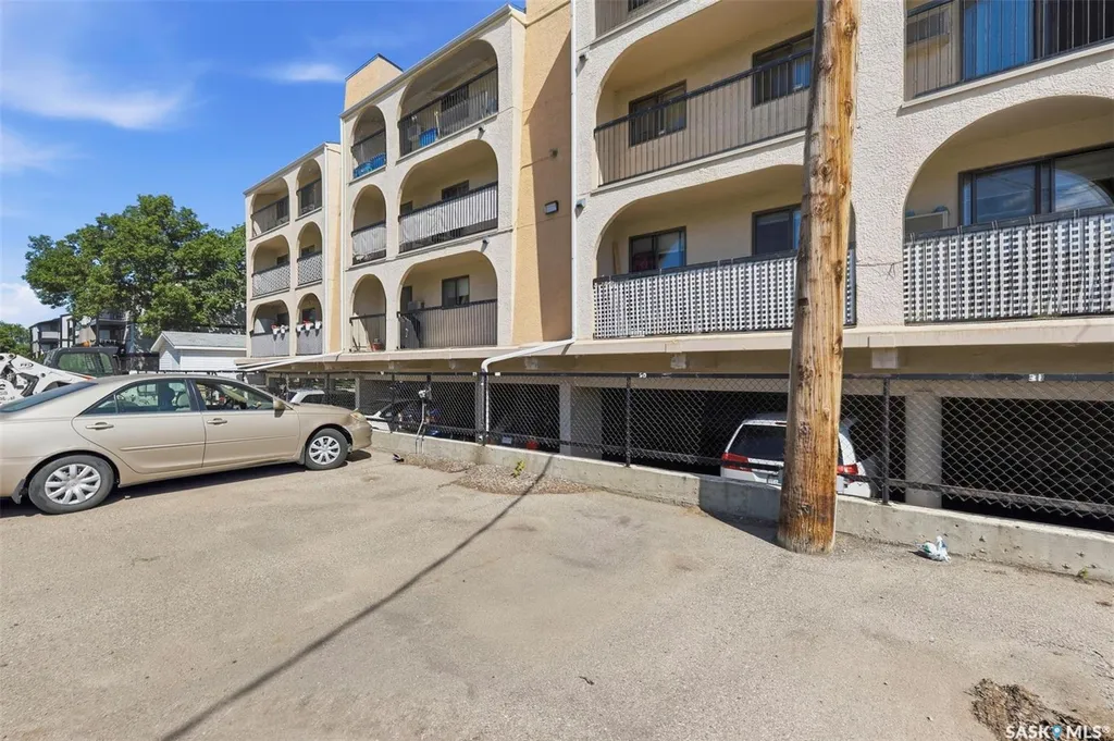 610 Hilliard Street W Saskatoon SK S7M 5L5