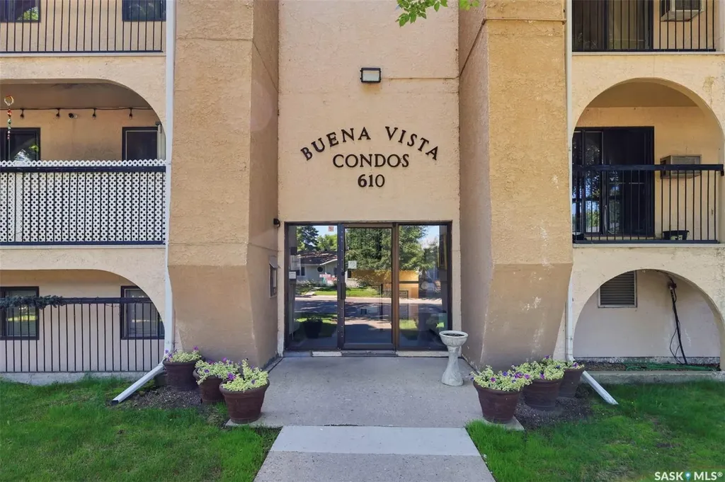 610 Hilliard Street W Saskatoon SK S7M 5L5