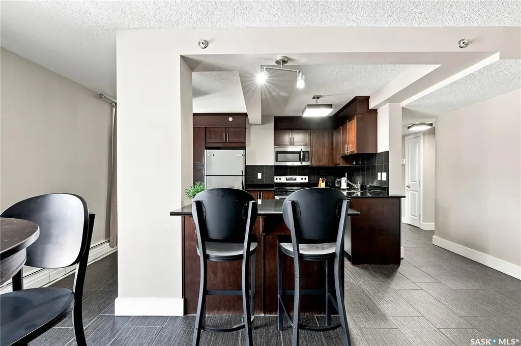 320 5th Avenue N Saskatoon SK S7K 2P5