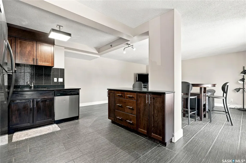 320 5th Avenue N Saskatoon SK S7K 2P5