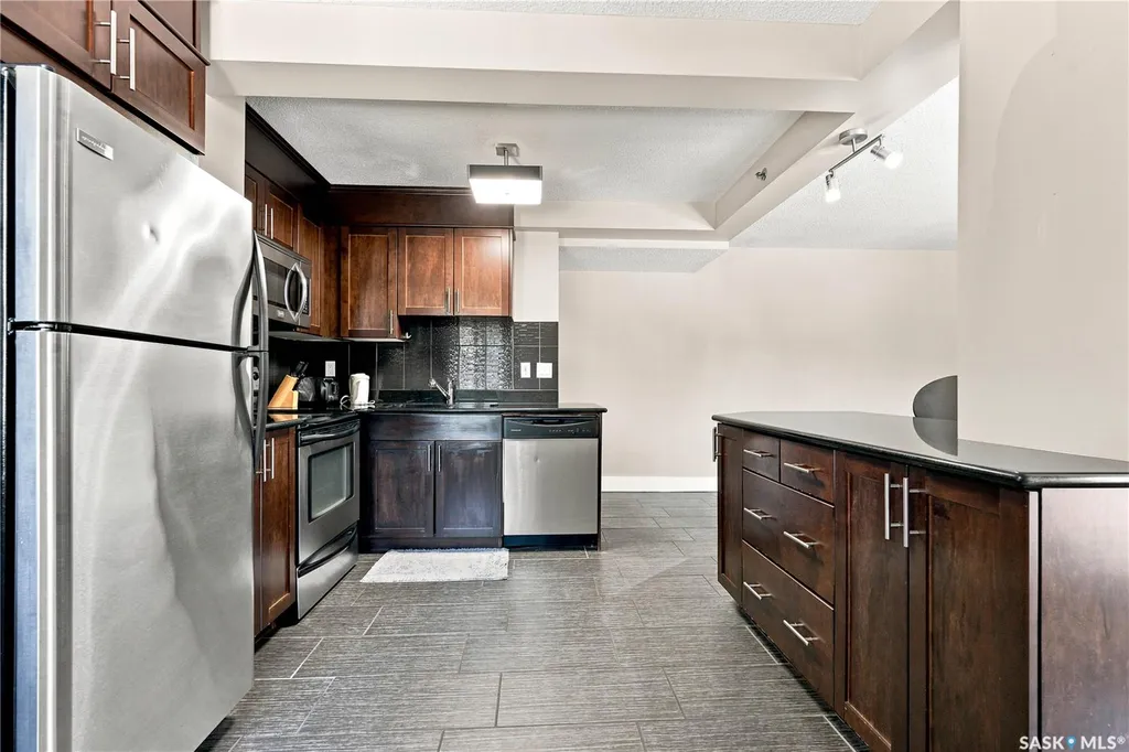 320 5th Avenue N Saskatoon SK S7K 2P5