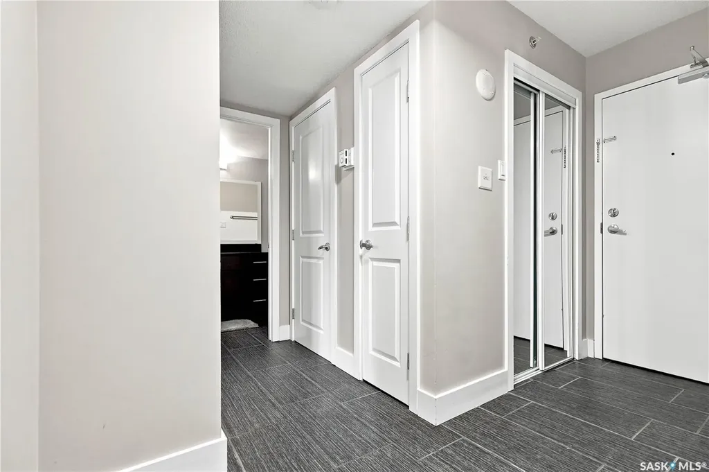 320 5th Avenue N Saskatoon SK S7K 2P5