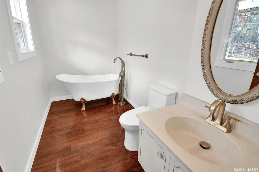 2113 Spadina Crescent E Saskatoon SK S7K 0C9