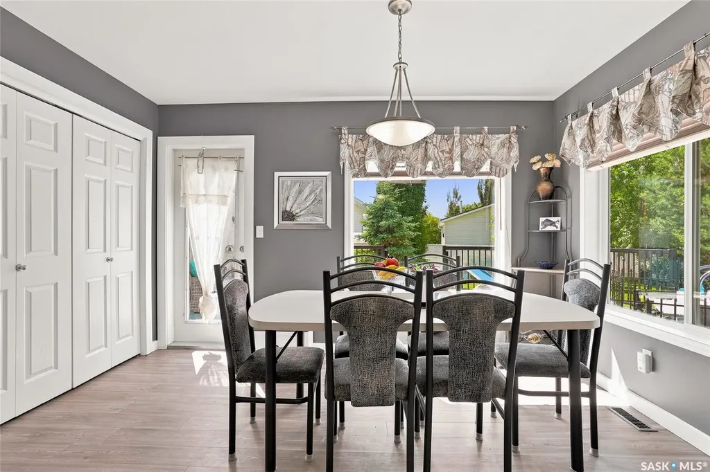 885 Manor Heights Martensville SK S0K 2T2