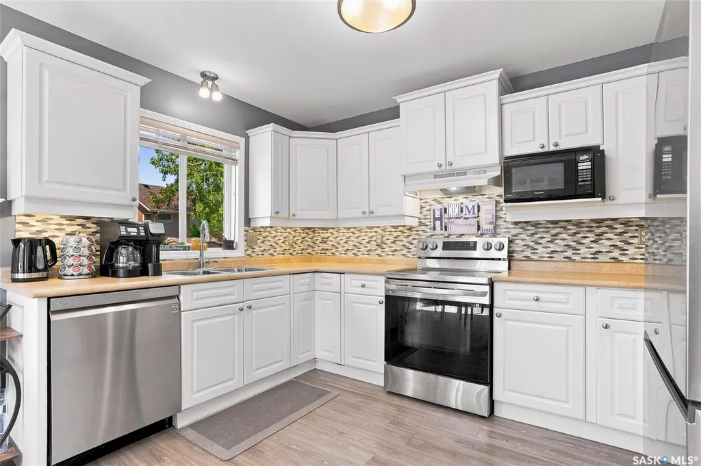 885 Manor Heights Martensville SK S0K 2T2