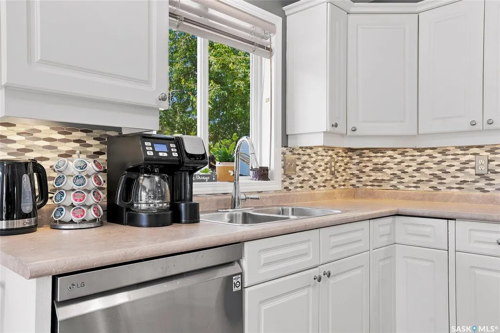 885 Manor Heights Martensville SK S0K 2T2