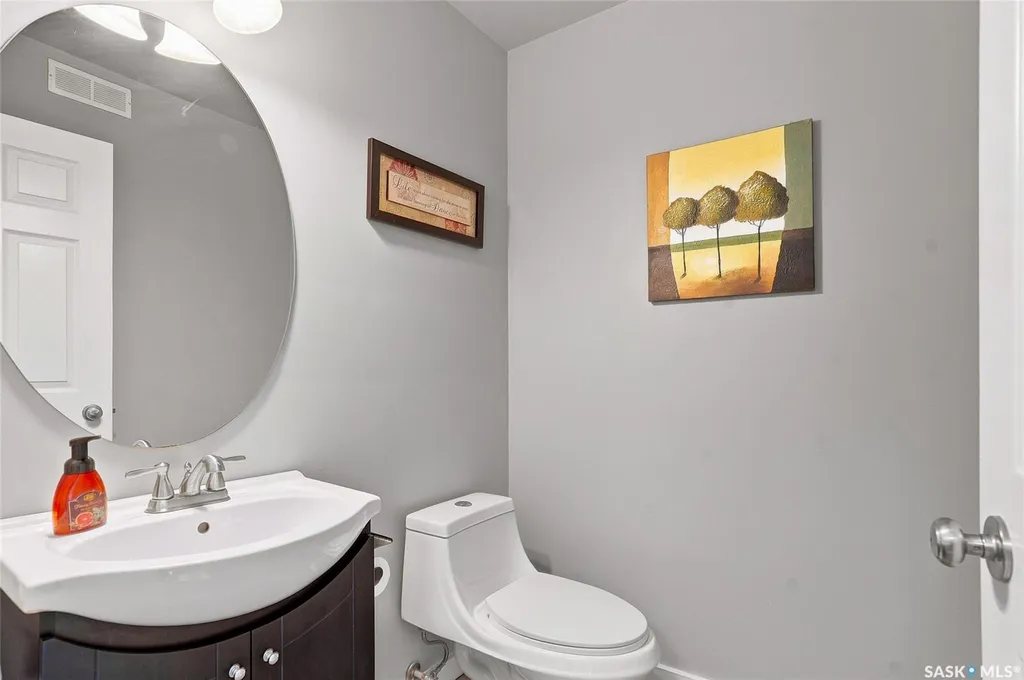 885 Manor Heights Martensville SK S0K 2T2