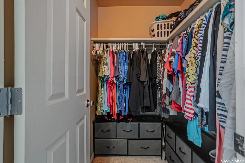 885 Manor Heights Martensville SK S0K 2T2