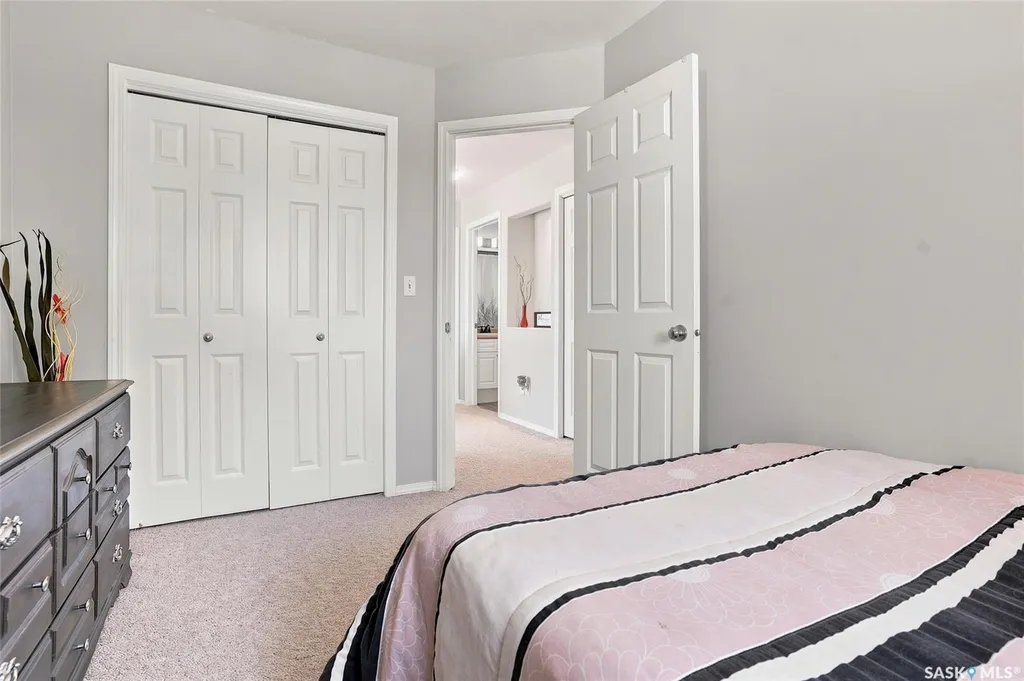 885 Manor Heights Martensville SK S0K 2T2