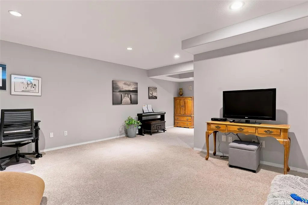 885 Manor Heights Martensville SK S0K 2T2
