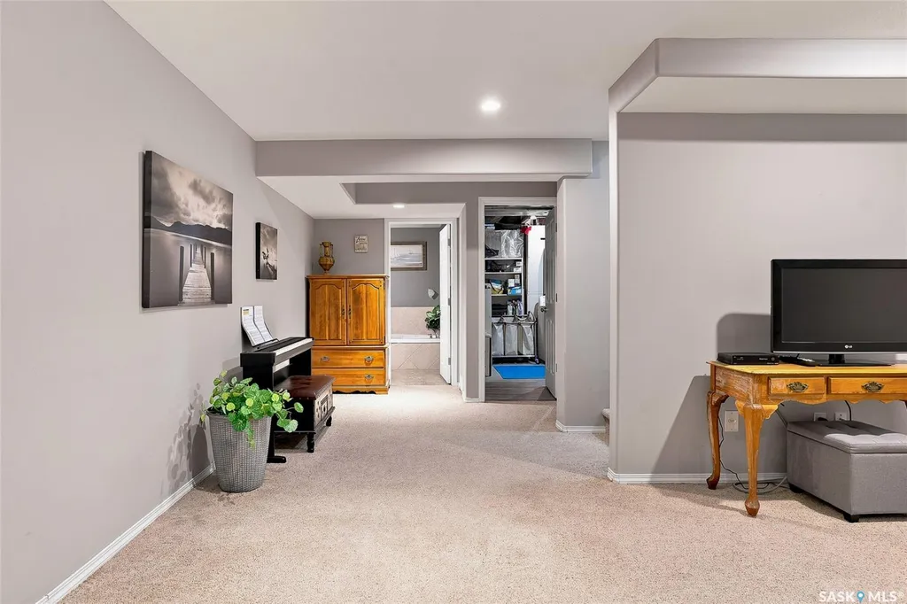 885 Manor Heights Martensville SK S0K 2T2