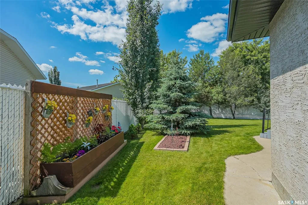 885 Manor Heights Martensville SK S0K 2T2