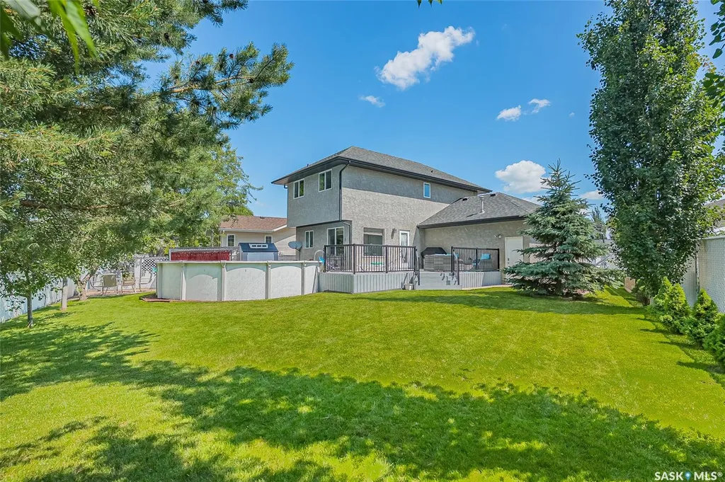 885 Manor Heights Martensville SK S0K 2T2