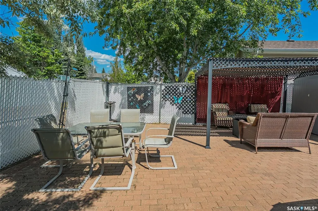885 Manor Heights Martensville SK S0K 2T2