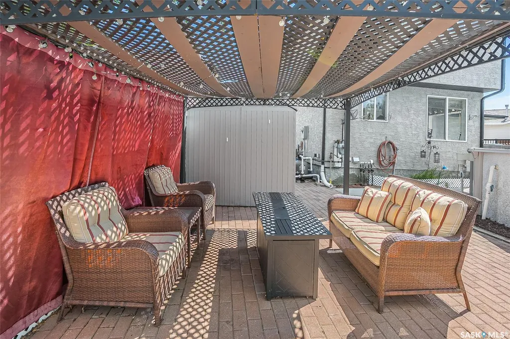 885 Manor Heights Martensville SK S0K 2T2