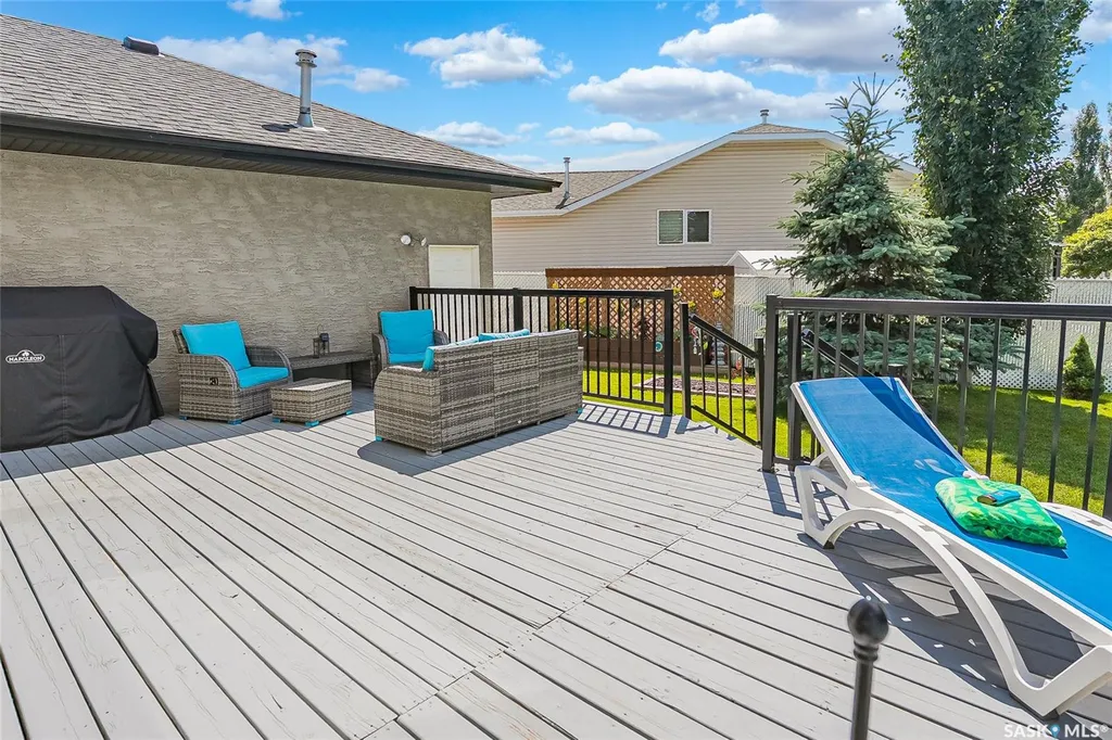 885 Manor Heights Martensville SK S0K 2T2