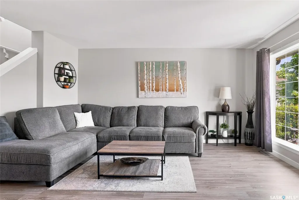 885 Manor Heights Martensville SK S0K 2T2