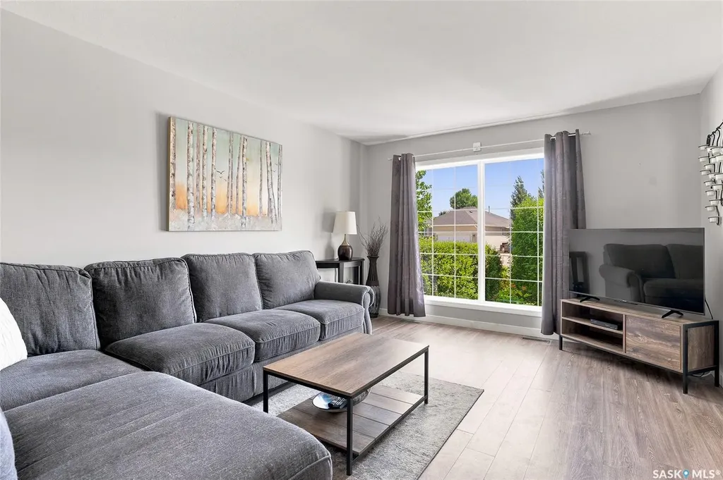 885 Manor Heights Martensville SK S0K 2T2