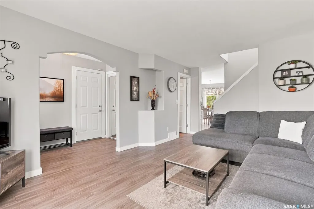 885 Manor Heights Martensville SK S0K 2T2