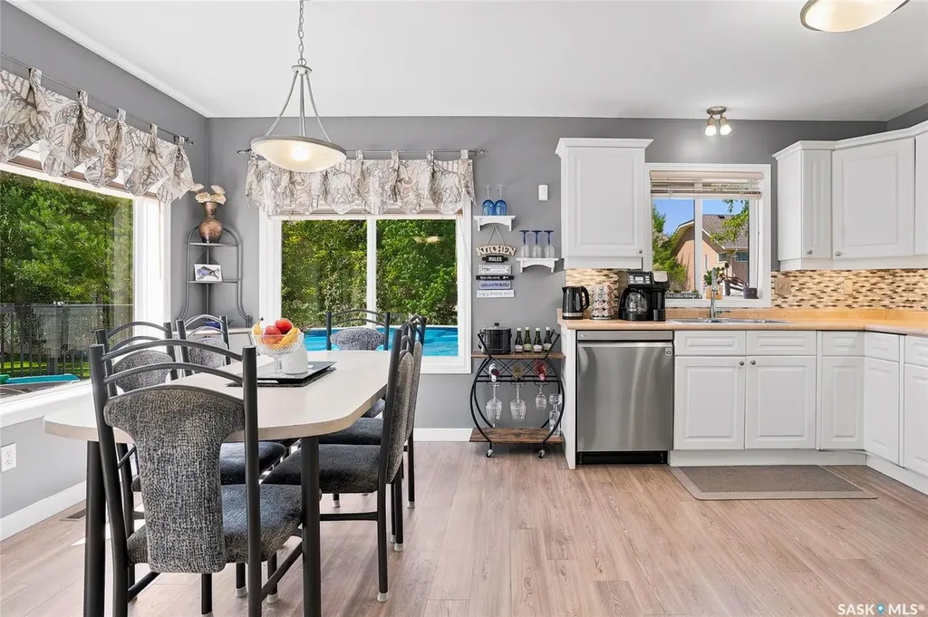 885 Manor Heights Martensville SK S0K 2T2