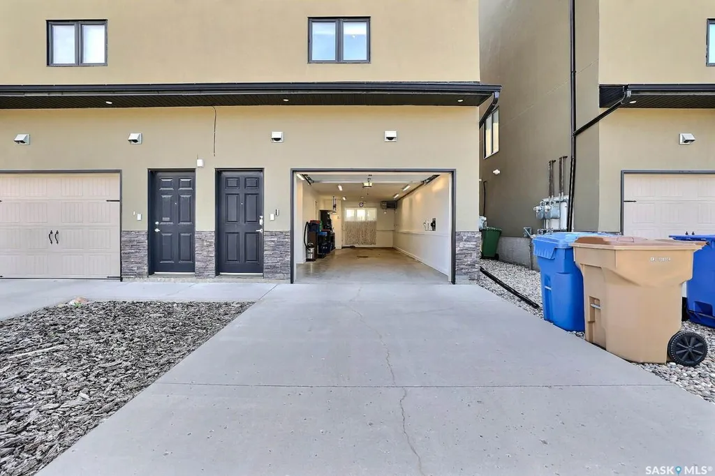 1456 Mccarthy Boulevard Regina SK S4T 1A4