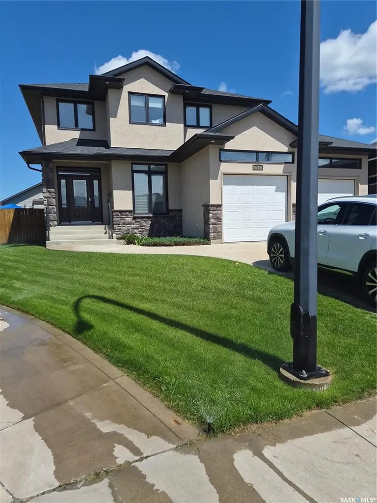 718 Patrick Bay Saskatoon SK S7W 0G3