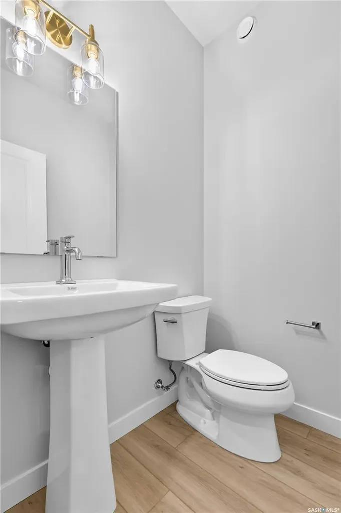 426 Cockcroft Place Saskatoon SK S7V 1Y9