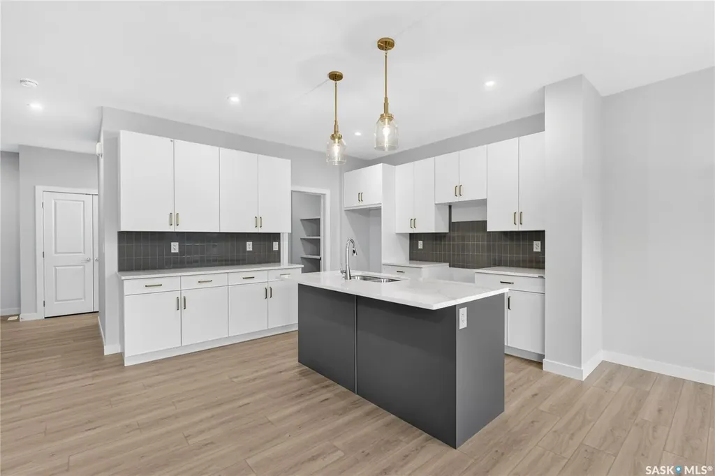 426 Cockcroft Place Saskatoon SK S7V 1Y9