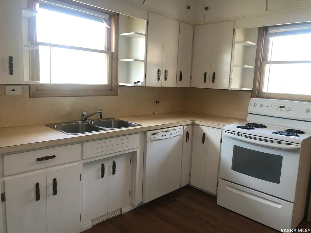 303 Fourth Avenue E Canora SK S0A 0L0
