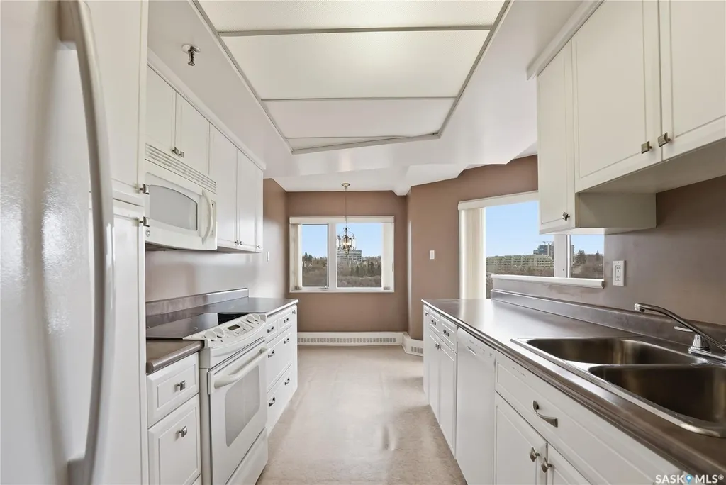 424 Spadina Crescent E Saskatoon SK S7K 6X7