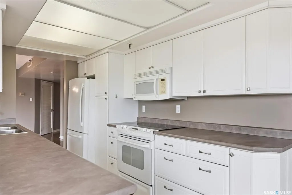 424 Spadina Crescent E Saskatoon SK S7K 6X7