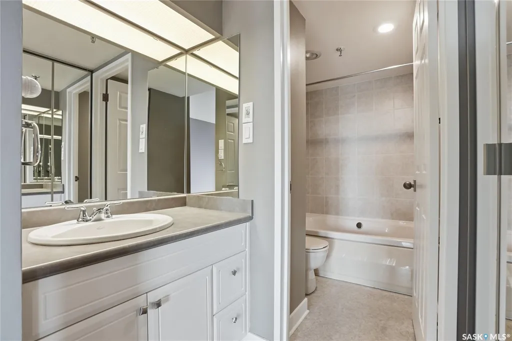 424 Spadina Crescent E Saskatoon SK S7K 6X7