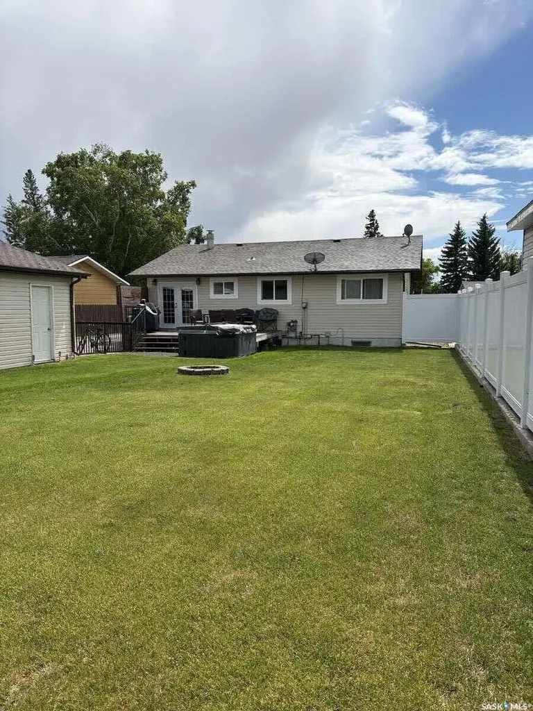 405 7th Avenue W Biggar SK S0K 0M0